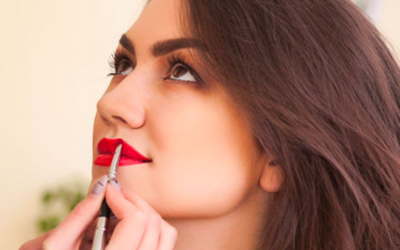 What is the salary of a professional makeup artist ?